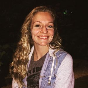 Meet your Posher, Brooke